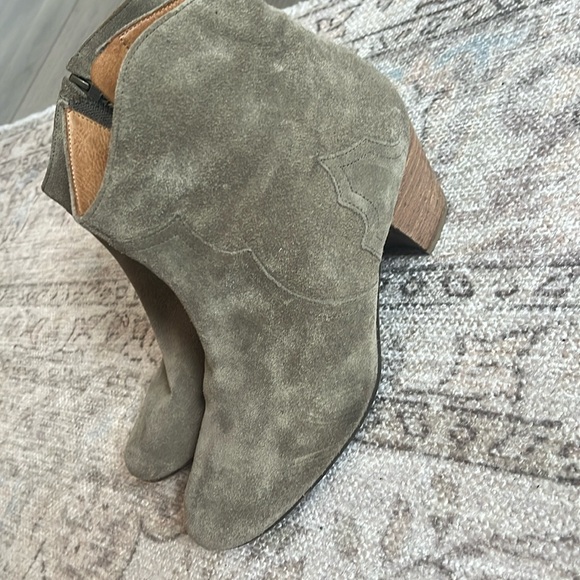 Isabel Marant suede booties size 39 - Picture 2 of 8